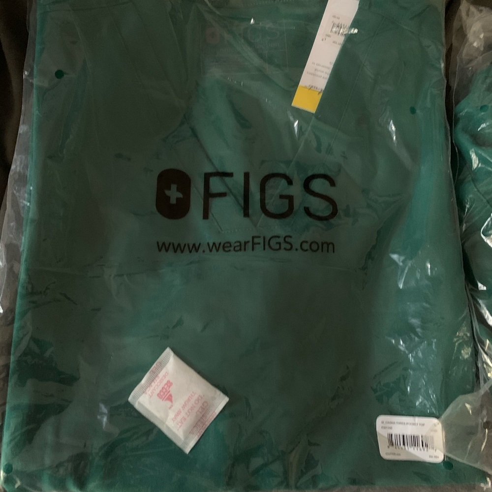 FIGS HUNTER GREEN CASMA TWO POCKET TOO - Large